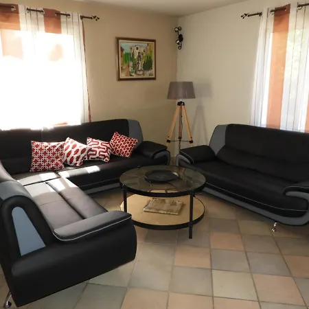 Сasa de vacaciones Le Lavandin